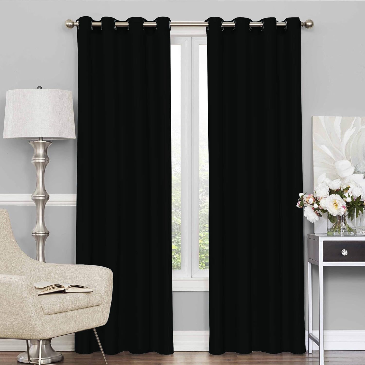 Elegant Blackout Door Curtains: Stylish Thermal Insulation for Your Living Room